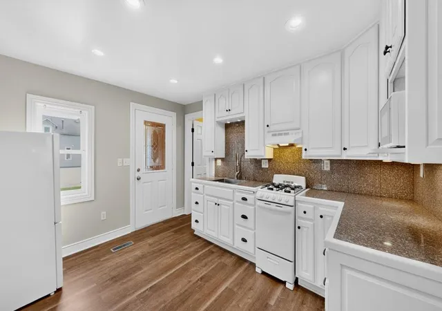 Photo 3 of Sale Pending at 537 3Rd Ave Nw, Rochester, MN 55901 | MLS# 7126688 | Listing updated on 2026-09-04