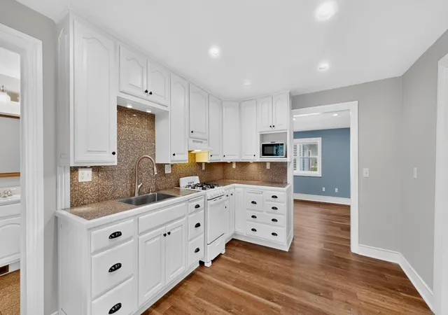 Photo 4 of Sale Pending at 537 3Rd Ave Nw, Rochester, MN 55901 | MLS# 7126688 | Listing updated on 2026-09-04