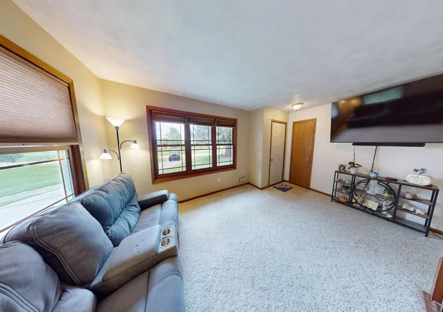 2nd image of 2420 Kenyon Rd, Owatonna, MN 55060 | MLS# 7126700
