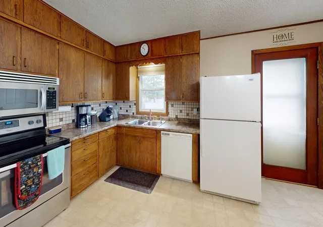 4th image of 2420 Kenyon Rd, Owatonna, MN 55060 | MLS# 7126700