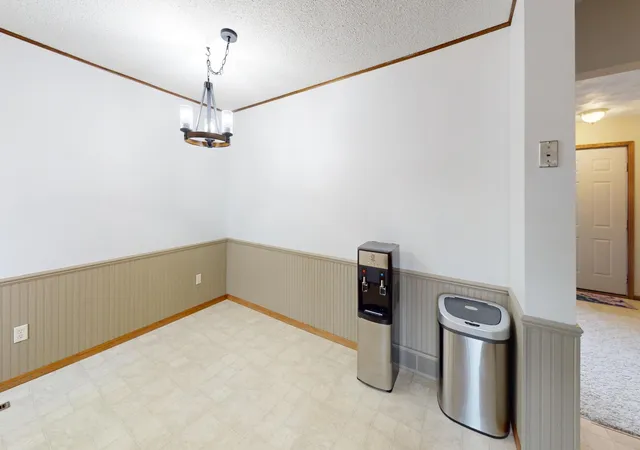 5th image of 2420 Kenyon Rd, Owatonna, MN 55060 | MLS# 7126700