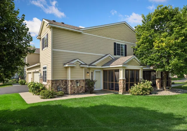 Photo 2 of Single family home for sale at 9122 Fox Ct, Victoria, MN 55386 | MLS# 7126705 | Listing updated on 2026-09-19