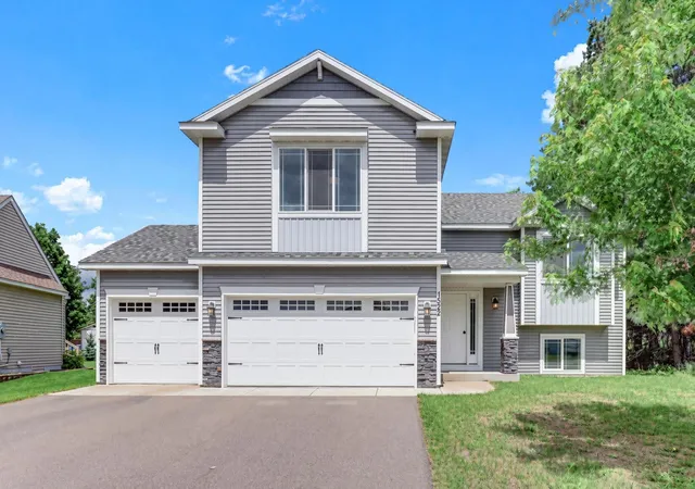 1st image of 1522 35th Ave Sw, Cambridge, MN 55008 | MLS# 7126720