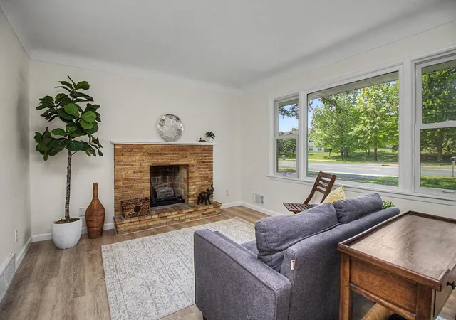 image of 6230 Cahill Ave, Inver Grove Heights, MN 55076 | MLS# 7126725