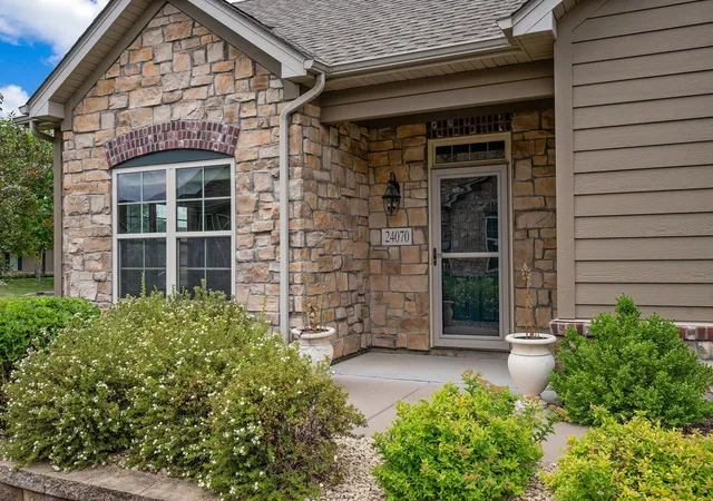 1st image of 24070 Rivers Edge Rd, Rogers, MN 55374 | MLS# 7126734