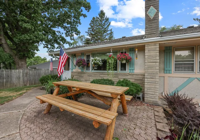 Photo 2 of Single family home for sale at 1933 Flandrau St, Saint Paul, MN 55109 | MLS# 7126736 | Listing updated on 2026-09-12