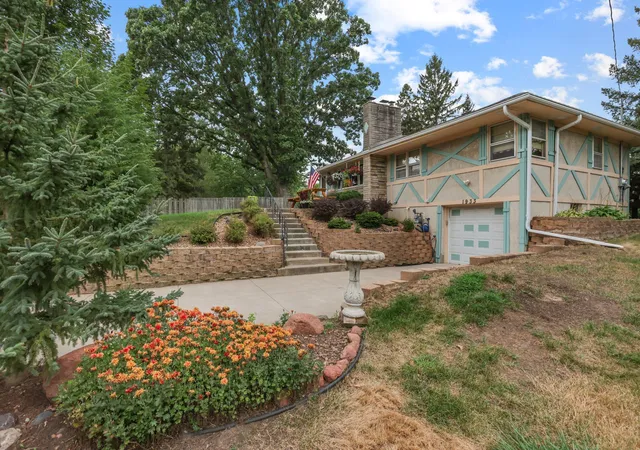 Photo 3 of Single family home for sale at 1933 Flandrau St, Saint Paul, MN 55109 | MLS# 7126736 | Listing updated on 2026-09-12