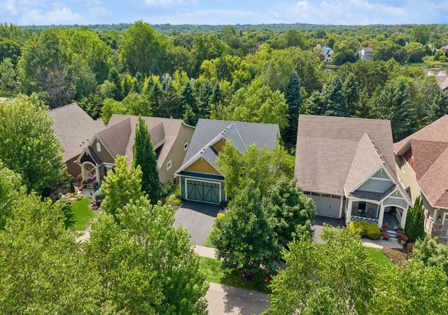 1st image of 1236 Lakemoor Dr, Saint Paul, MN 55129 | MLS# 7126750