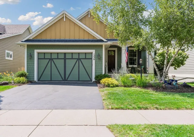 2nd image of 1236 Lakemoor Dr, Saint Paul, MN 55129 | MLS# 7126750
