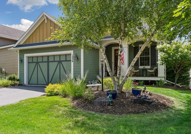 Photo 3 of Single family home for sale at 1236 Lakemoor Dr, Saint Paul, MN 55129 | MLS# 7126750 | Listing updated on 2026-09-17