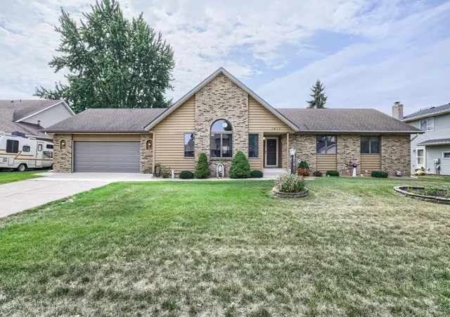 1st image of 1411 Ridgewood Ct, Hastings, MN 55033 | MLS# 7126755