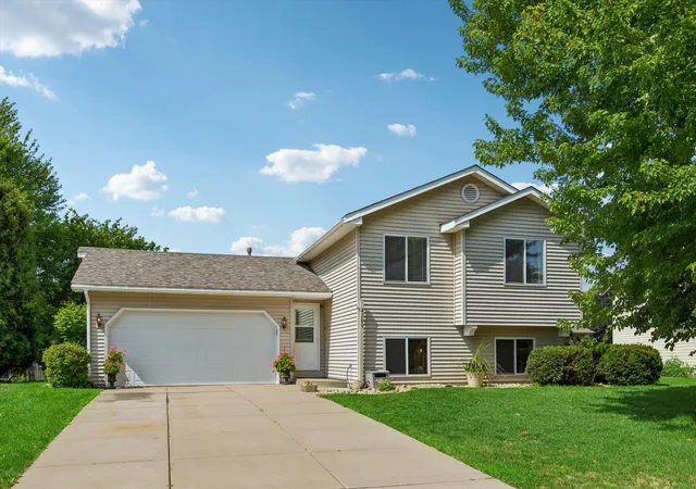 1st image of 4209 Braddock Trl, Saint Paul, MN 55123 | MLS# 7126762
