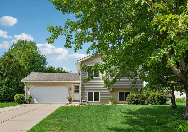 32nd image of 4209 Braddock Trl, Saint Paul, MN 55123 | MLS# 7126762