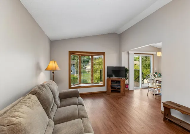 3rd image of 4209 Braddock Trl, Saint Paul, MN 55123 | MLS# 7126762
