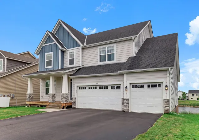 Photo 3 of Single family home for sale at 15197 Snowy Owl St Nw, Anoka, MN 55303 | MLS# 7126764 | Listing updated on 2026-08-14