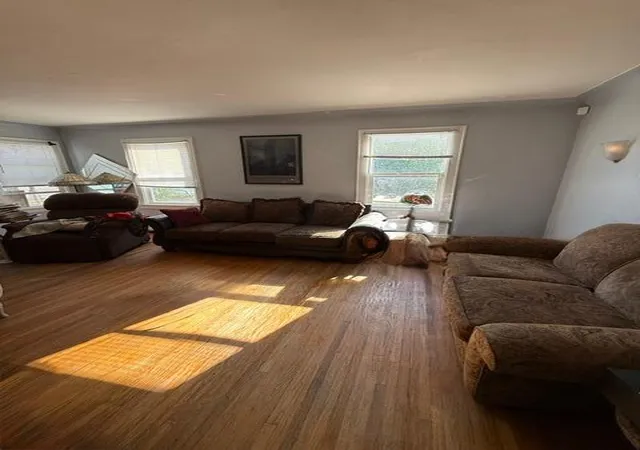 Photo 4 of Single family home for sale at 318 Front Ave, Saint Paul, MN 55117 | MLS# 7126771 | Listing updated on 2026-10-09