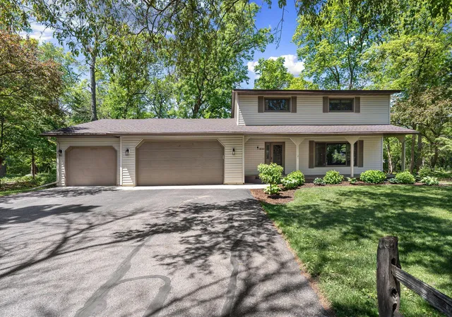 Photo 3 of Single family home for sale at 1680 Woodlawn Ave, Owatonna, MN 55060 | MLS# 7126780 | Listing updated on 2026-08-25