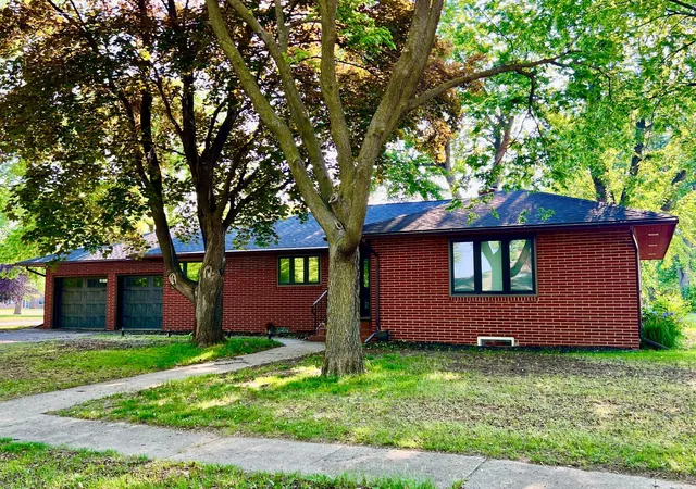 Photo 2 of Single family home for sale at 424 S Gaulke St, Appleton, MN 56208 | MLS# 7126811 | Listing updated on 2026-08-14