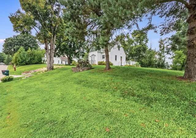 Photo 2 of Single family home for sale at 220 Green St W, Waterville, MN 56096 | MLS# 7126822 | Listing updated on 2026-09-21