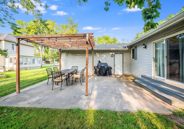 Photo 3 of Single family home for sale at 808 7th Street S, Saint James, MN 56081 | MLS# 7126824 | Listing updated on 2026-10-09