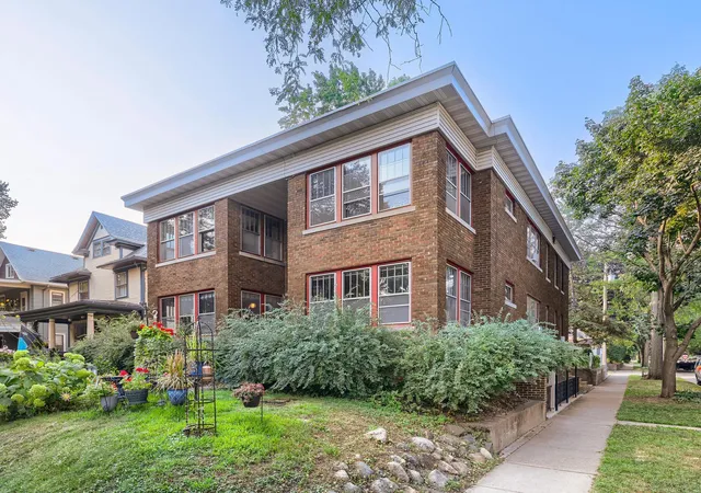 Photo 2 of Sale Pending at 1664 Ashland Ave #3, Saint Paul, MN 55104 | MLS# 7126827 | Listing updated on 2026-08-25