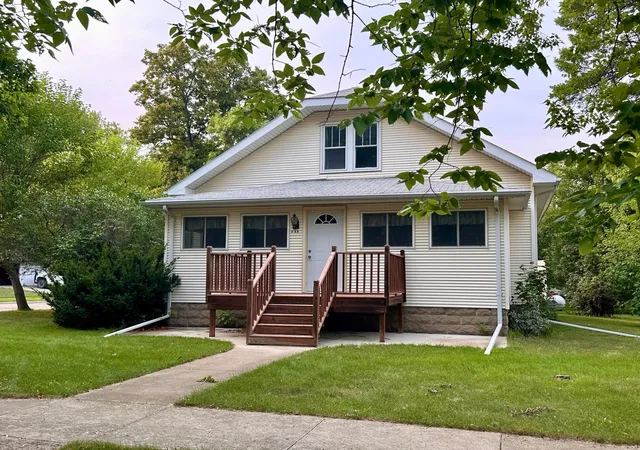 Photo 2 of Sale Pending at 221 W Saxon St, Ivanhoe, MN 56142 | MLS# 7126829 | Listing updated on 2026-09-04