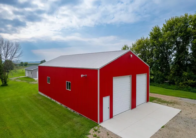 Photo 2 of Single family home for sale at 21509 700th Avenue, Alden, MN 56009 | MLS# 7126834 | Listing updated on 2026-08-20