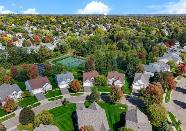Photo 3 of Single family home for sale at 7174 Newbury Pl, Saint Paul, MN 55125 | MLS# 7126843 | Listing updated on 2026-10-21
