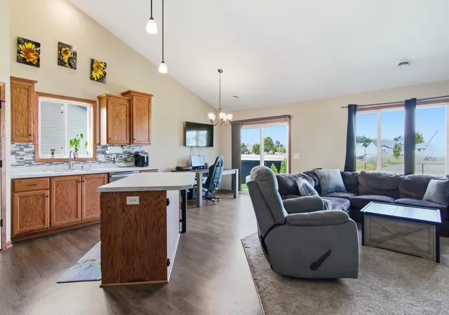 5th image of 411 Staples Rd, Osceola, WI 54020 | MLS# 7126847