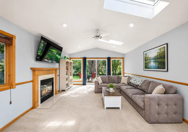 Photo 3 of Single family home for sale at 6835 11th Avenue S, Minneapolis, MN 55423 | MLS# 7126855 | Listing updated on 2026-10-23