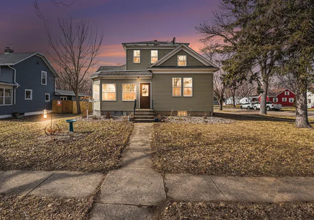 Photo 1 of Single family home for sale at 219 N Donaldson St, Luverne, MN 56156 | MLS# 7126867 | Listing updated on 2026-08-14
