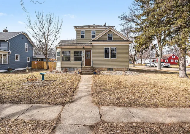 Photo 2 of Single family home for sale at 219 N Donaldson St, Luverne, MN 56156 | MLS# 7126867 | Listing updated on 2026-08-14