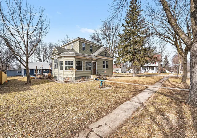 Photo 3 of Single family home for sale at 219 N Donaldson St, Luverne, MN 56156 | MLS# 7126867 | Listing updated on 2026-08-14