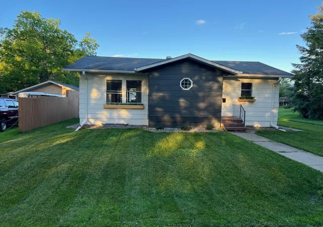 1st image of 417 Erie Ave, Crosby, MN 56441 | MLS# 7126872