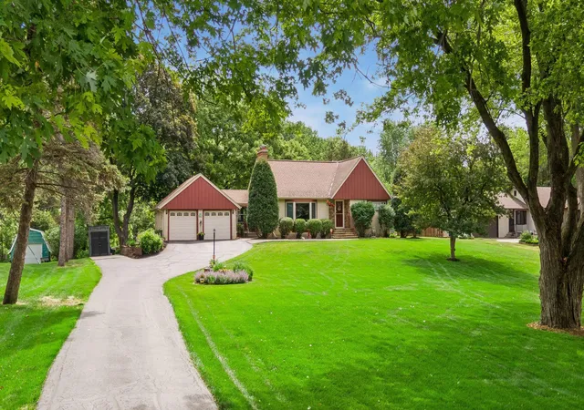 Photo 2 of Sale Pending at 3240 Lilac Dr N, Minneapolis, MN 55422 | MLS# 7126874 | Listing updated on 2026-08-25