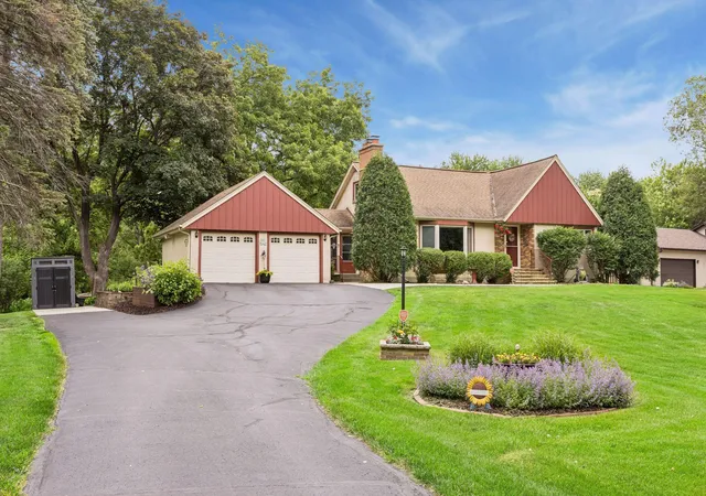 Photo 3 of Sale Pending at 3240 Lilac Dr N, Minneapolis, MN 55422 | MLS# 7126874 | Listing updated on 2026-08-25
