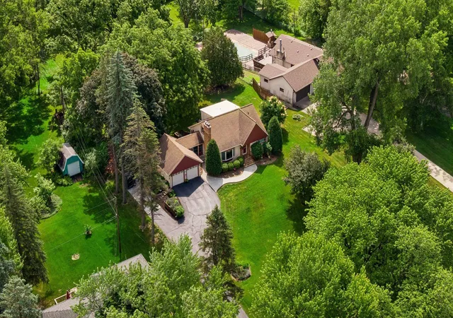 Photo 3 of Sale Pending at 3240 Lilac Dr N, Minneapolis, MN 55422 | MLS# 7126874 | Listing updated on 2026-08-25