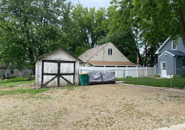 31st image of 1224 Frank Hall Dr, Albert Lea, MN 56007 | MLS# 7126877