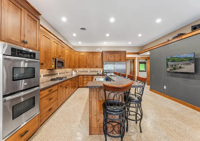 Photo 3 of Single family home for sale at 6752 State 44, Caledonia, MN 55921 | MLS# 7126883 | Listing updated on 2026-08-14