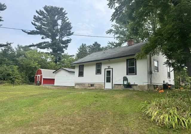 Photo 3 of Single family home for sale at 317 Pine St S, Onamia, MN 56359 | MLS# 7126886 | Listing updated on 2026-09-28