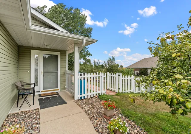 1st image of 1820 Wooden Shoe Ct, Baldwin, WI 54002 | MLS# 7126914