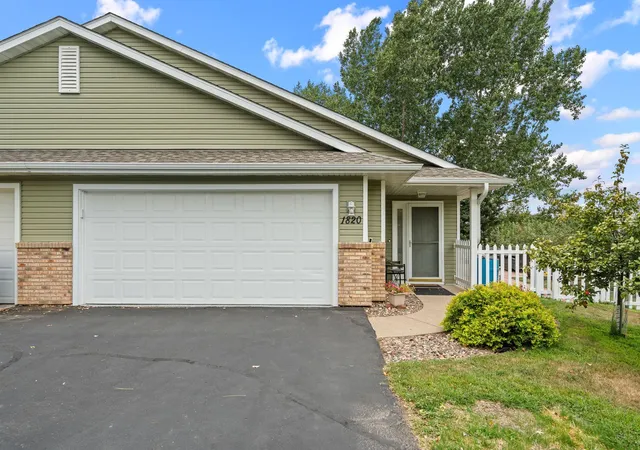 3rd image of 1820 Wooden Shoe Ct, Baldwin, WI 54002 | MLS# 7126914