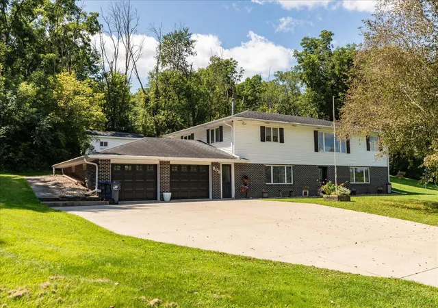 Photo 1 of Single family home for sale at 805 Auburn Ave S, Lanesboro, MN 55949 | MLS# 7126916 | Listing updated on 2026-09-02