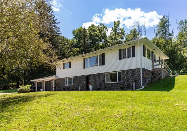 Photo 2 of Single family home for sale at 805 Auburn Ave S, Lanesboro, MN 55949 | MLS# 7126916 | Listing updated on 2026-09-02