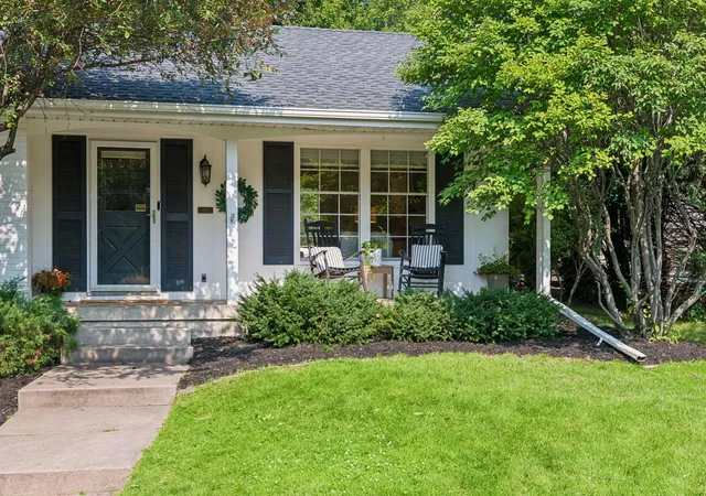 Photo 3 of Sale Pending at 5272 Lochloy Dr, Minneapolis, MN 55436 | MLS# 7126921 | Listing updated on 2026-09-03