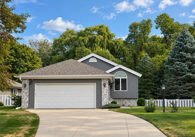 Photo 1 of Sale Pending at 5734 Heather Ridge Dr, Saint Paul, MN 55126 | MLS# 7126927 | Listing updated on 2026-10-06