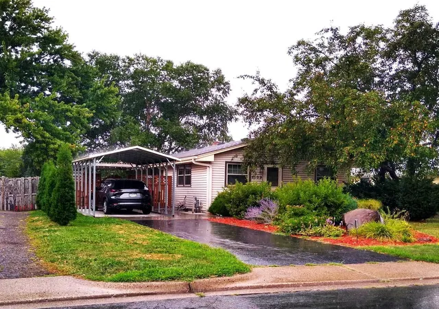 Photo 1 of Sale Pending at 2109 3rd Street N, Saint Paul, MN 55109 | MLS# 7126928 | Listing updated on 2026-10-28