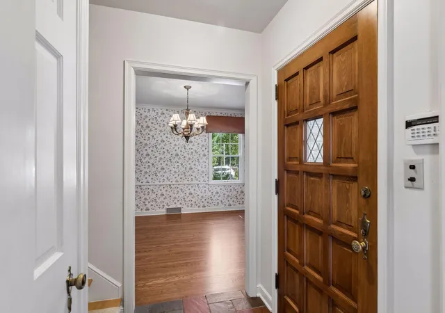 Photo 4 of Single family home for sale at 671 Josephine Pl, Saint Paul, MN 55116 | MLS# 7126940 | Listing updated on 2026-10-22