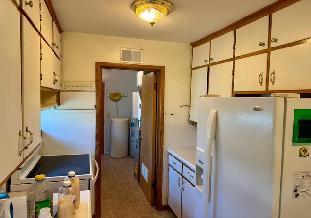 Photo 3 of Single family home for sale at 906 W Walnut Ave, Olivia, MN 56277 | MLS# 7126953 | Listing updated on 2026-09-02