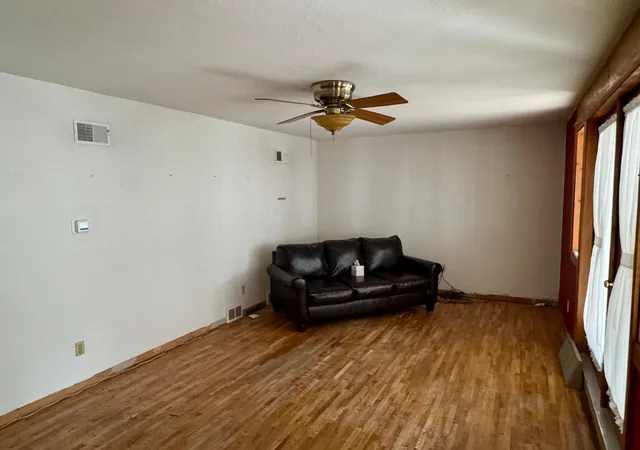 Photo 4 of Single family home for sale at 906 W Walnut Ave, Olivia, MN 56277 | MLS# 7126953 | Listing updated on 2026-09-02